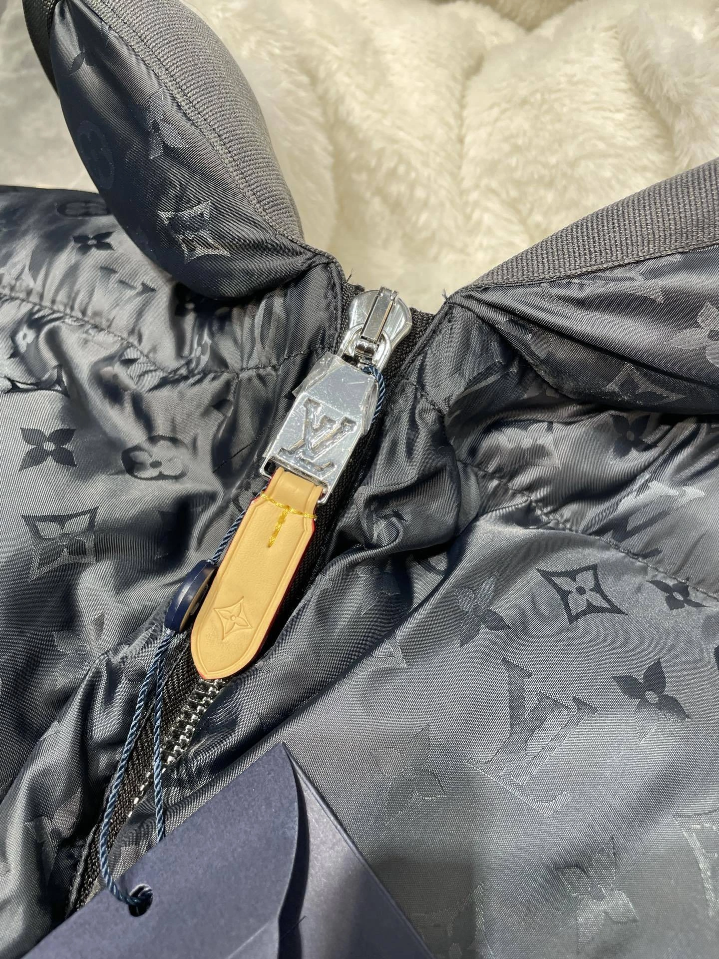 wg.luxury-- 8V item: E-F000J0204